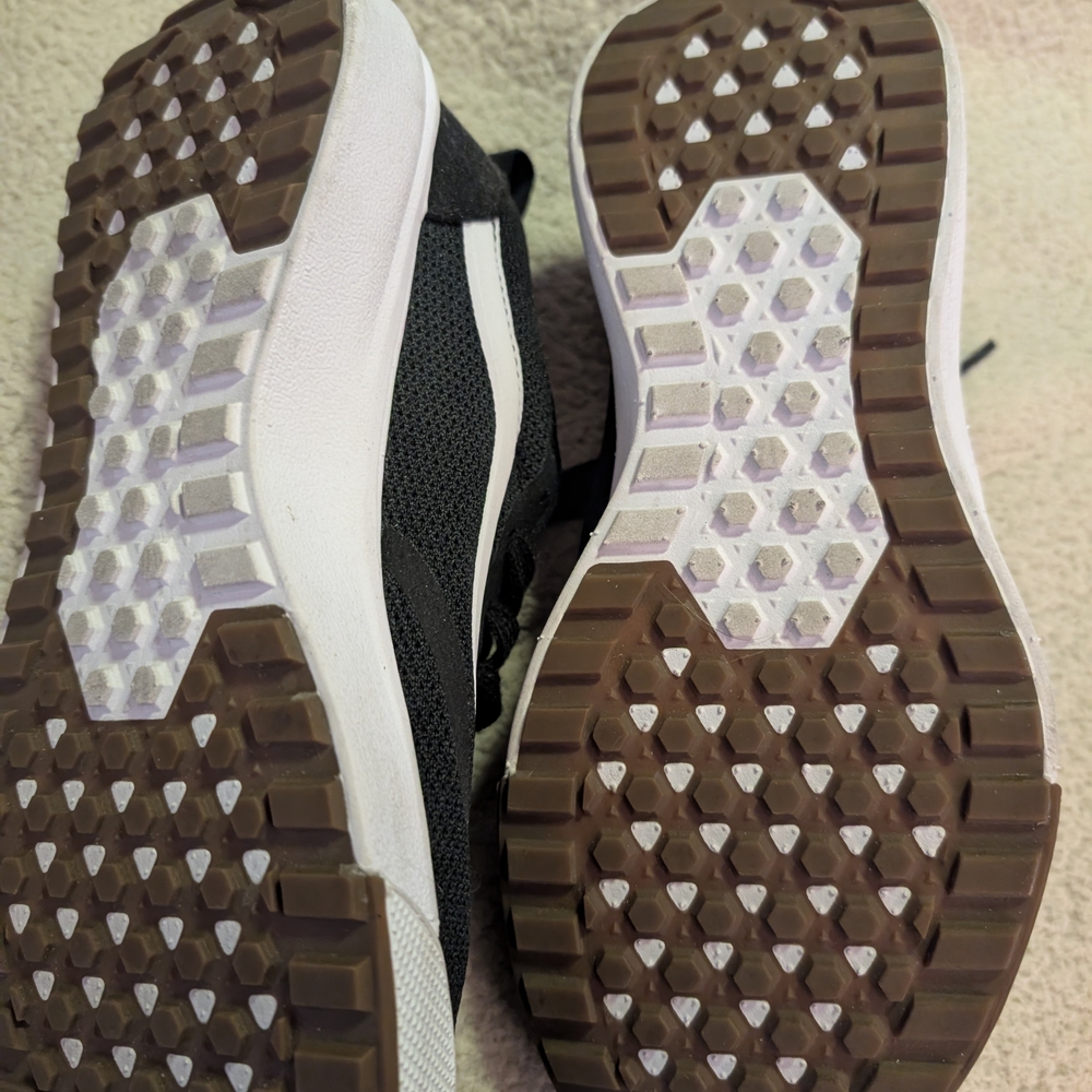 Vans Ladies Black and White UltraRange Sneakers - Picture 2 of 2